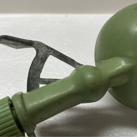 Vintage green plastic ice cream scoop - Picture 5 of 6